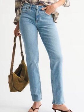 Abercrombie & Fitch Curve Love Mid Rise Straight Jean